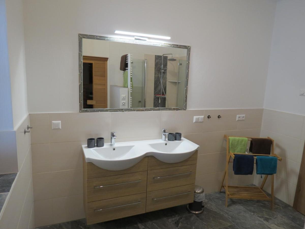 Bruecklerhof Apartment Хаус им Енщал Екстериор снимка